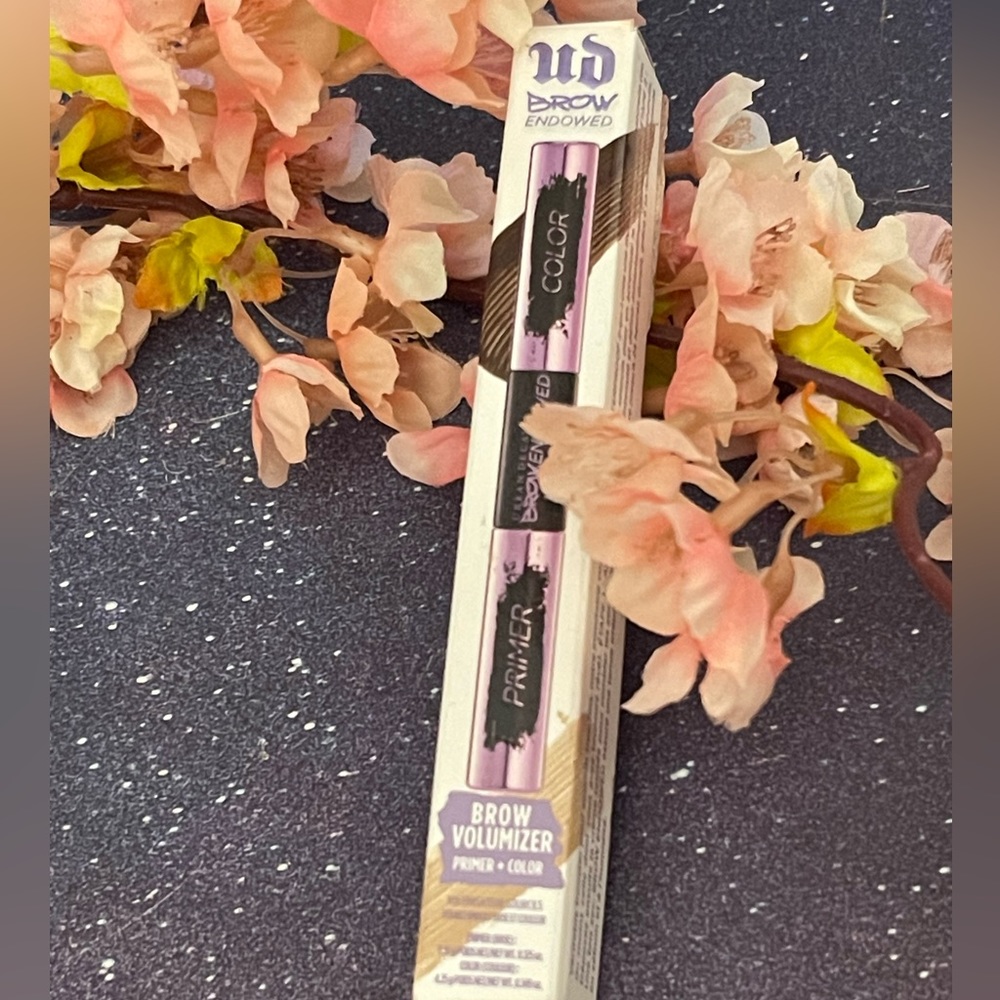 Uban decay BROW ENDOWED BROW PRIMER + COLOR